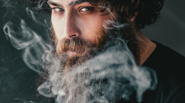 Man met vieze geur in baard