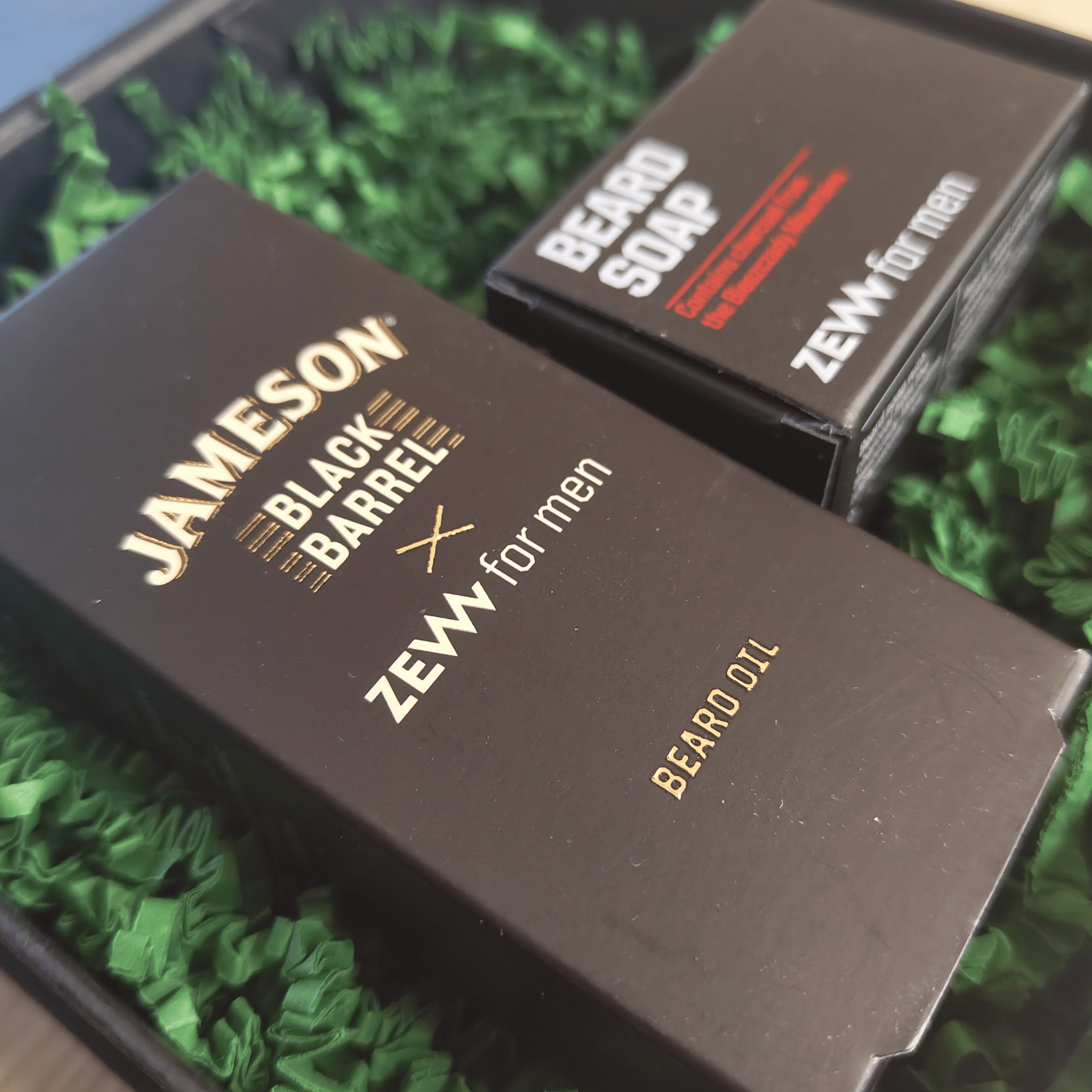 Jameson Black Barrel x ZEW for Men – Whiskey Grooming Ritual Set