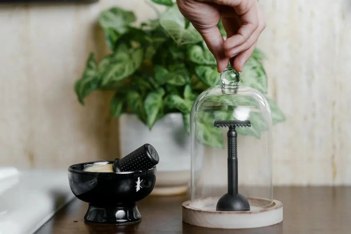 Tatara shaving bowl in black porcelain
