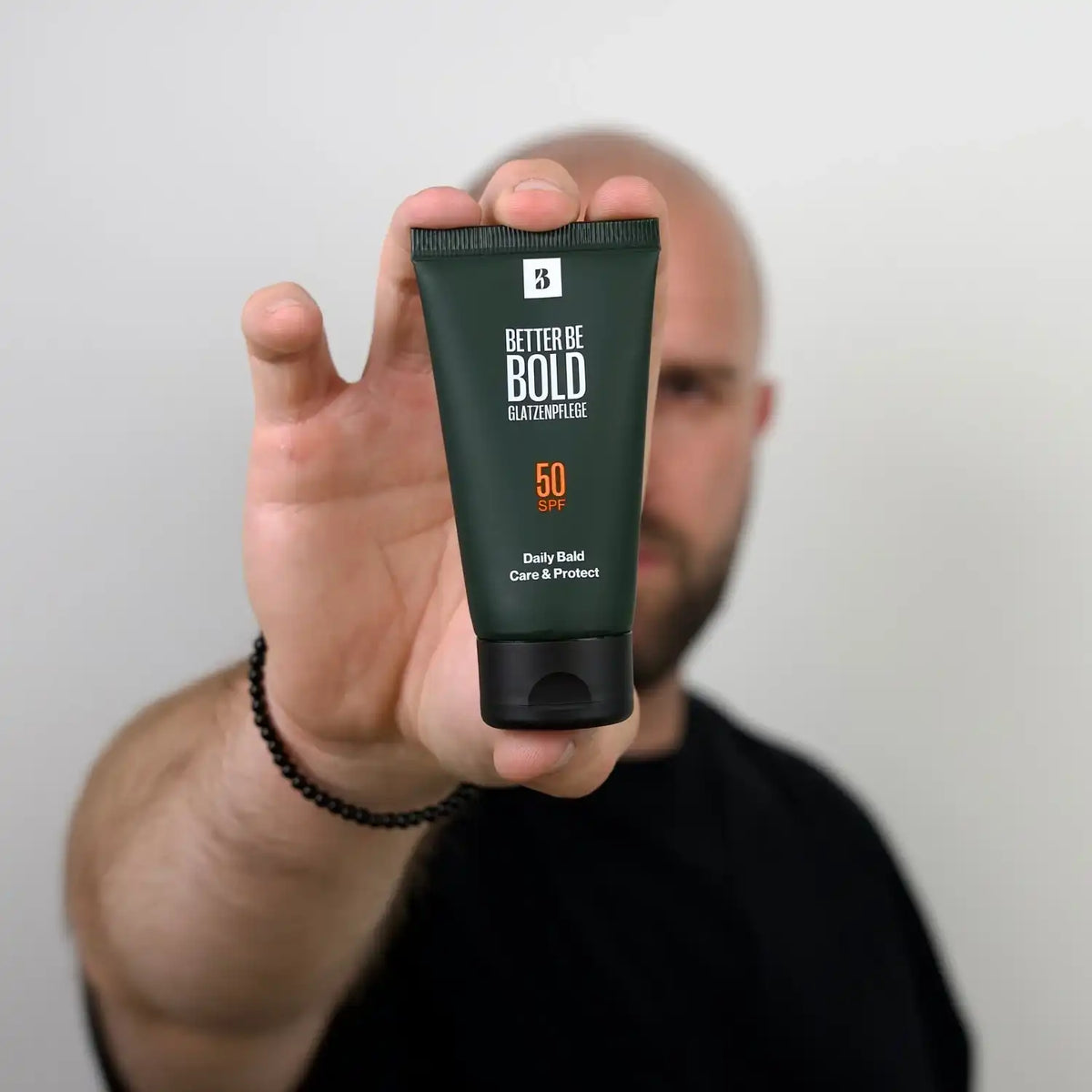 Better Be Bold SPF 50 aangebracht op de hoofdhuid